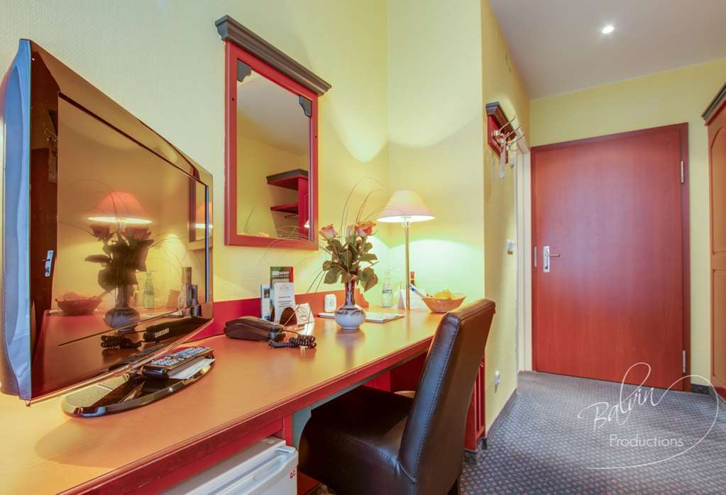 Akzent Hotel Am Goldenen Strauss Görlitz Quarto foto